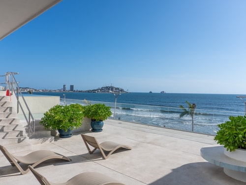 Exclusive Oceanview Apartment on the Malecón 1 Mahara Vacation