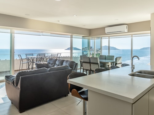 Exclusive Oceanview Apartment on the Malecón 35 Mahara Vacation