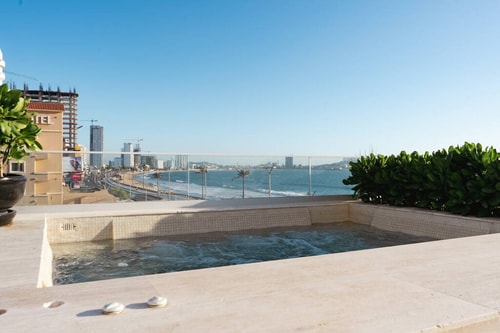 Exclusive Oceanview Apartment on the Malecón 28 Mahara Vacation