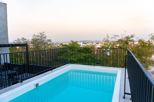 Apartment for 6 with rooftop pool 1 Mahara Vacation