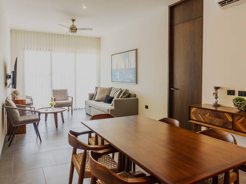 Modern Apartment with Pool, 5 min from the Beach 30 Mahara Vacation