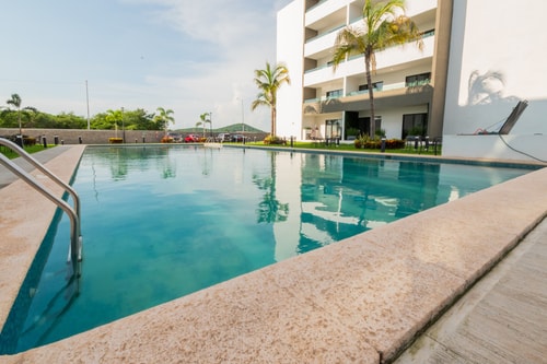 Apartment for 4 with wave pool 0 Mahara Vacation