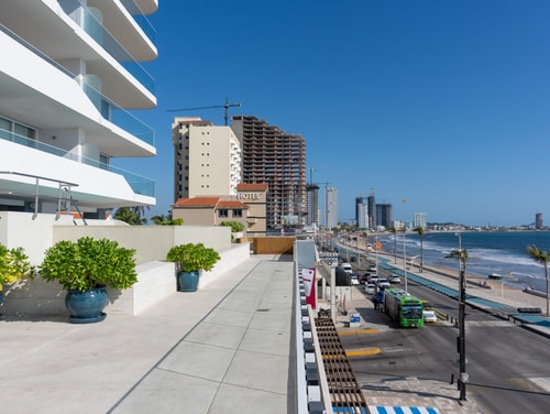 Exclusive Oceanview Apartment on the Malecón 48 Mahara Vacation