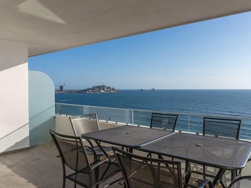 Exclusive Oceanview Apartment on the Malecón 33 Mahara Vacation