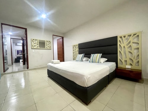 Simple one bedroom apartment in awesome location