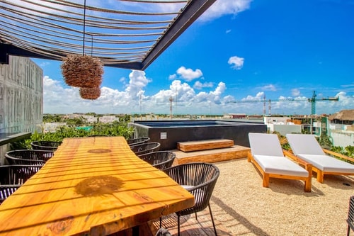 Main Street to the beach | Coba Av.