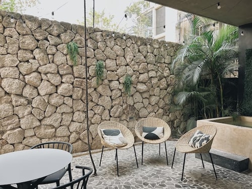 Spacious Apt w/ Terraces & Pools