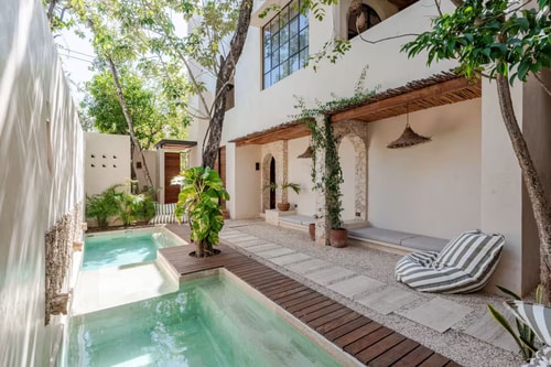 Townhouse with private pool facing the jungle