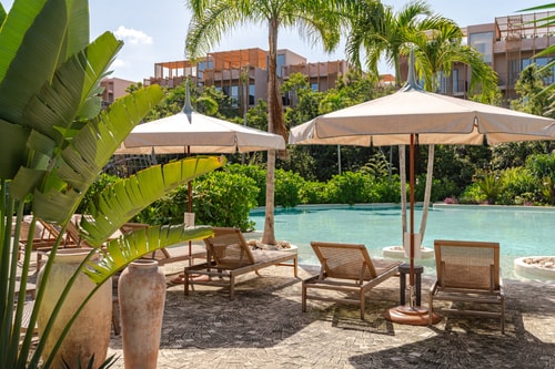 Romantic design with pool island