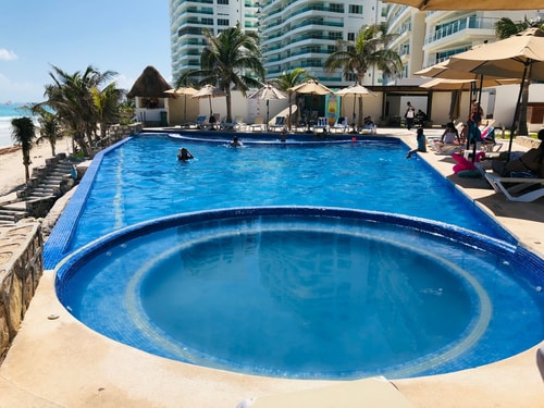 Apt with Balcony, Beach Access & Comfort 13 El Corazon del Caribe