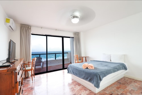 Penthouse, Stunning Views, 2 Bedrooms 16 El Corazon del Caribe