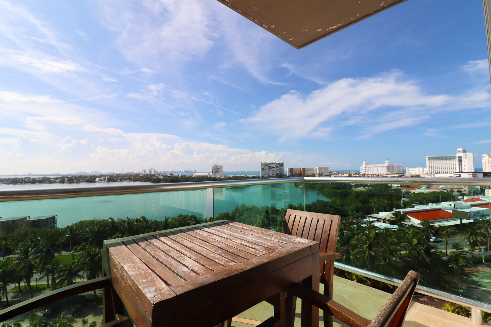 Apt with Balcony, Beach Access & Comfort 2 El Corazon del Caribe