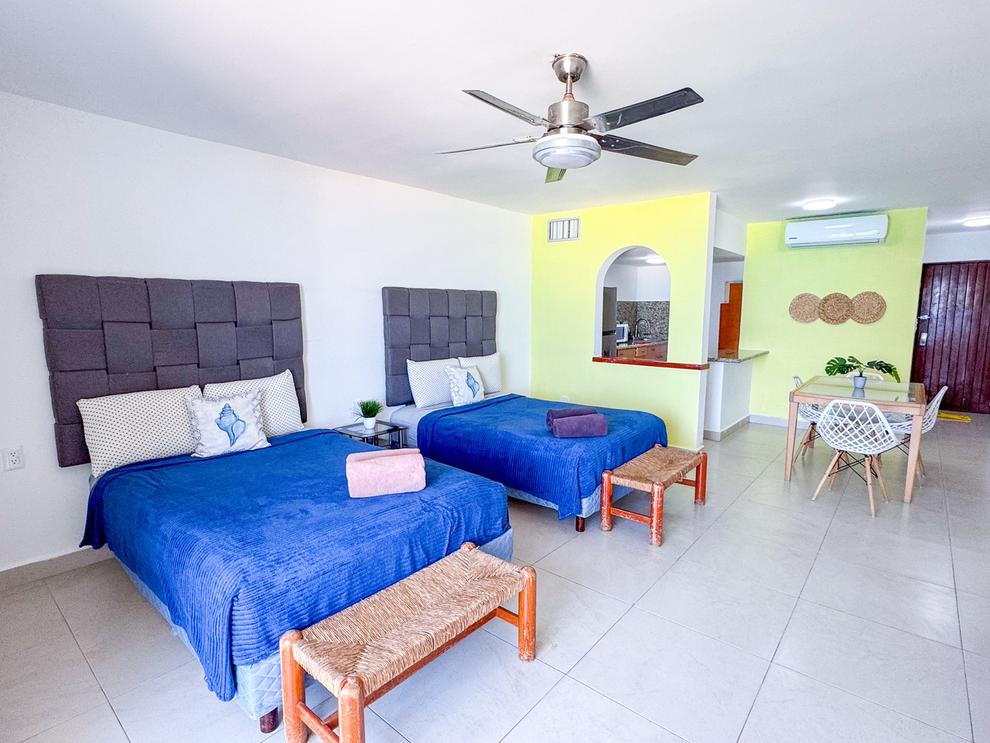 "Comfort and Sea View with Balcony" 1 El Corazon del Caribe