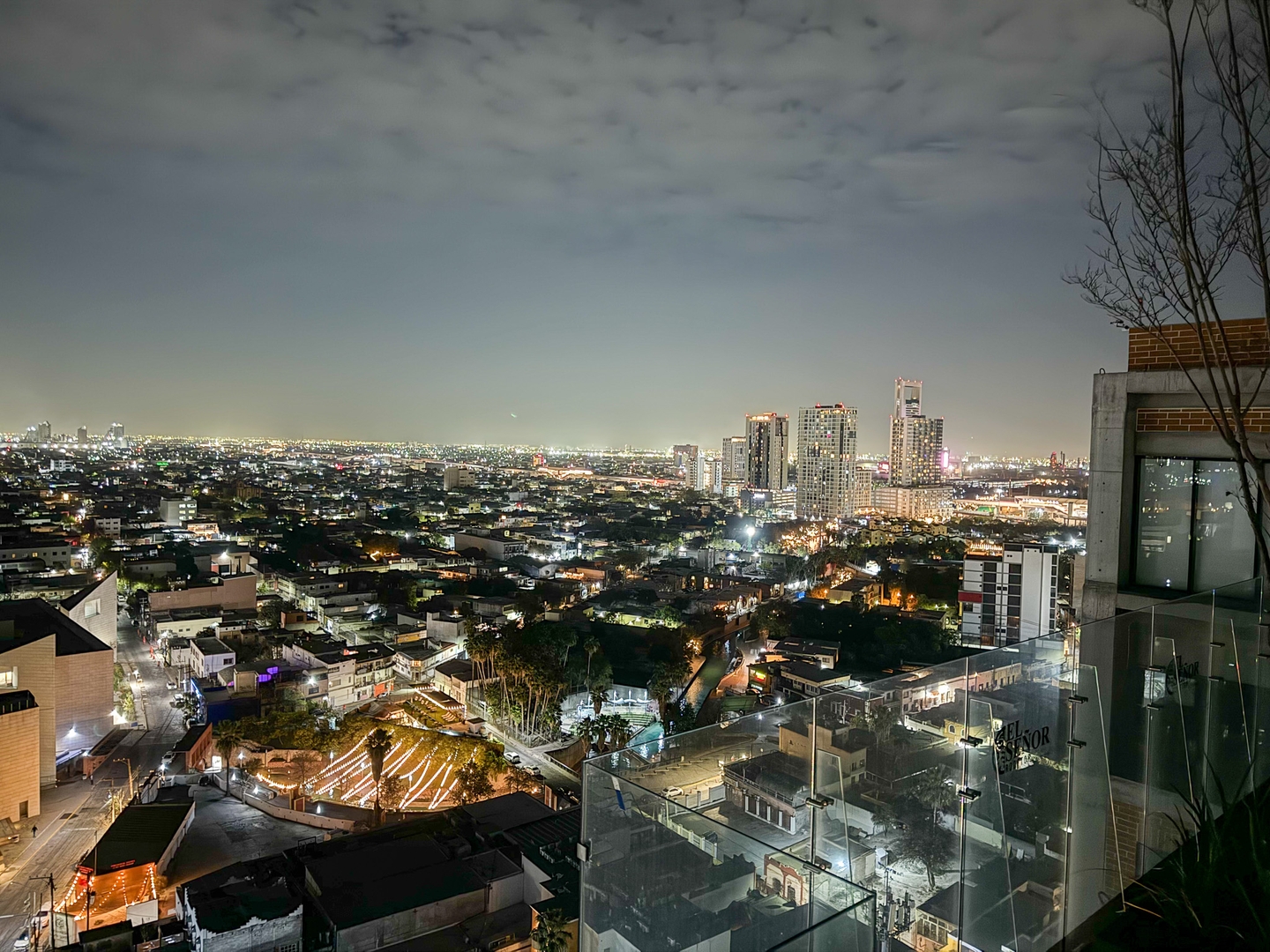 Skyline Views + Rooftop Pool in Old Town Mty 2 El Corazon del Caribe