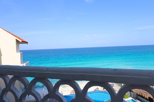 Oceanfront Stay with Pool and Restaurant 10 El Corazon del Caribe