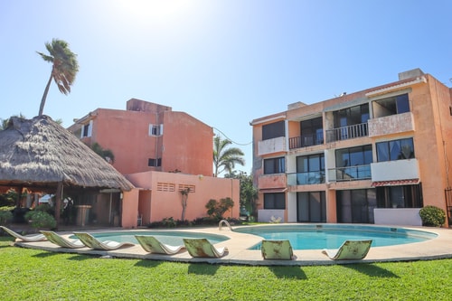 Lagoon View & Pool, 2BR Apt in Hotel Zone 15 El Corazon del Caribe