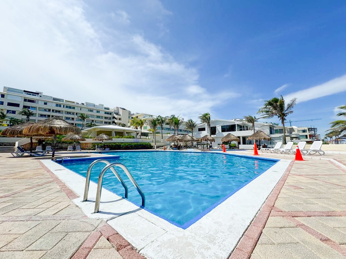 Private terrace, pool & beach just steps away 2 El Corazon del Caribe