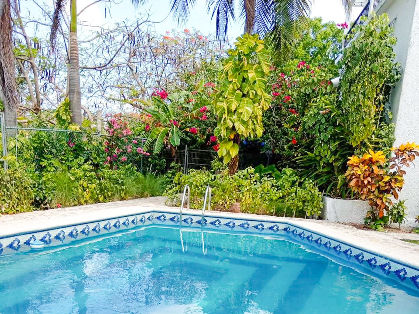 Spacious Near the Ocean, 2 Levels 3 El Corazon del Caribe