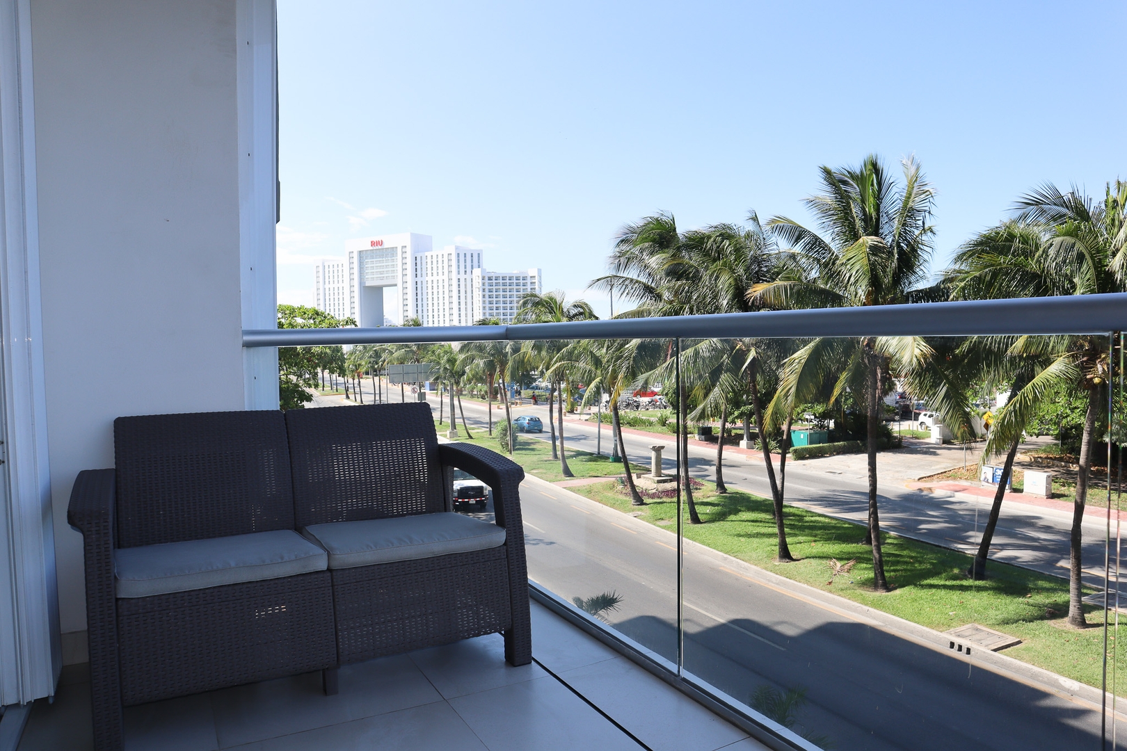 Apt with Boulevard View & Roof Top 3 El Corazon del Caribe