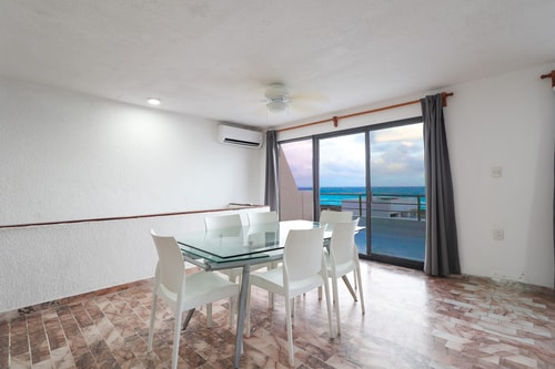 Spacious 2-Story, 4 Bedrooms, Ocean View Balcony 28 El Corazon del Caribe