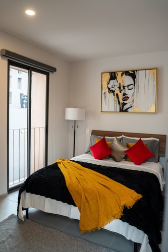 Cozy 2-Story Apt w/ Terrace in Villadhara