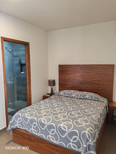 Comfortable Private Room with Ensuite | Chapalita