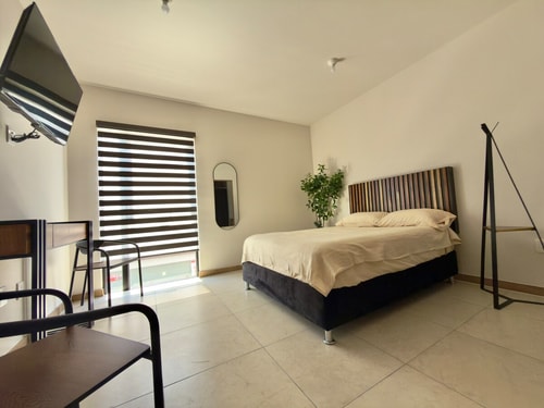 Mr. W | Beautiful Apartment Close to Downtown GDL