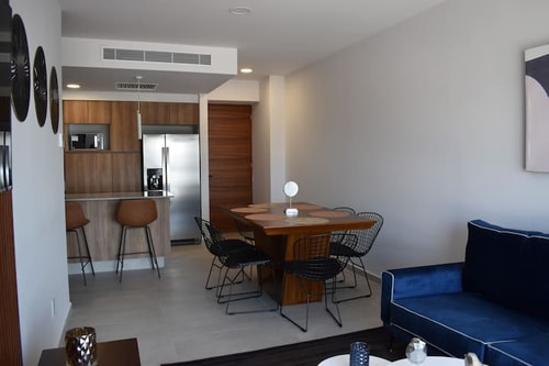 Mr. W. | Dúo 24 | 3BR City Tower Great Location