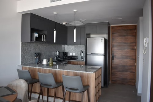 Mr. W. | Dúo 24 | 1BR in Modern City Tower