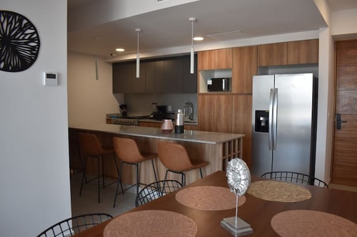 Mr. W. | Dúo 24 | 3BR City Tower with Pool