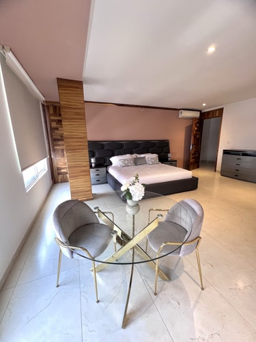 Elegant King Suite in the Heart of Tlaquepaque