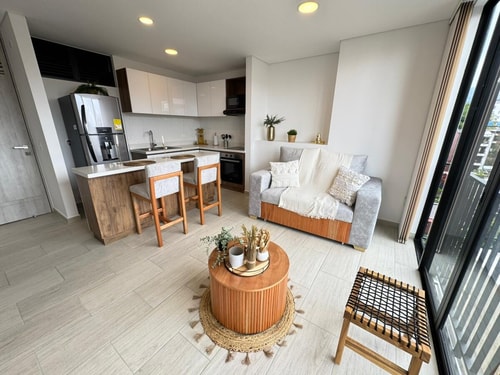 Hermoso y amplio Apartamento en barrio Laureles