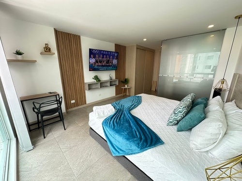 Apartamento en Av centenario con piscina gym bbq