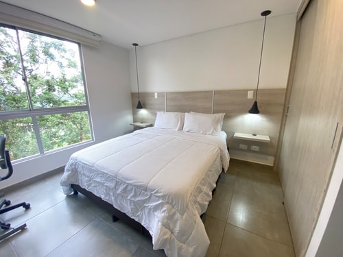 Apartaestudio en Av centenario con balcón, piscina