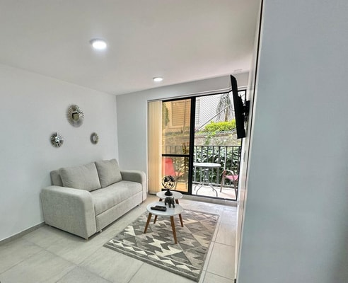 Apartamento en avenida 19 norte con amplio balcon