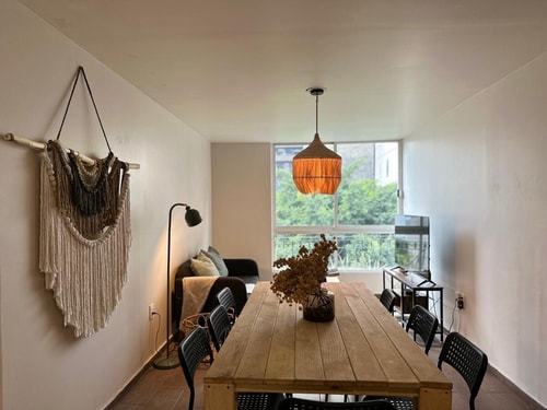 Top location Apt with A/C