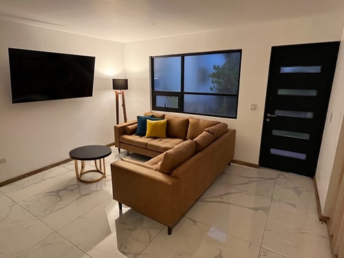 Spacious 5-Bedroom Roma Norte Residence