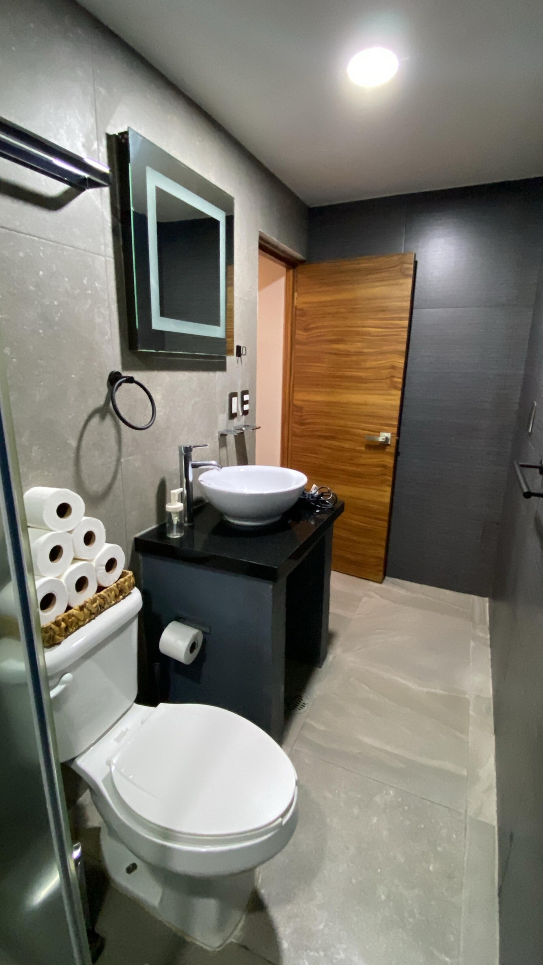 Cozy Modern Living with Prime Location 7 kasavahomes.com