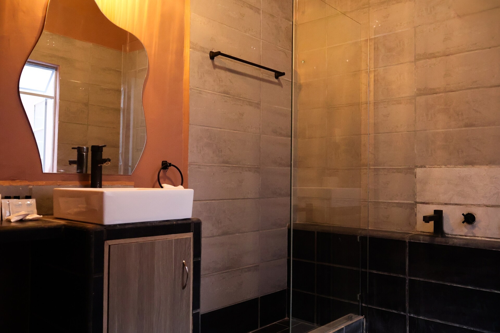 La Hacienda de Kasava—8 hab. con AC+jacuzzi+sauna 80 kasavahomes.com