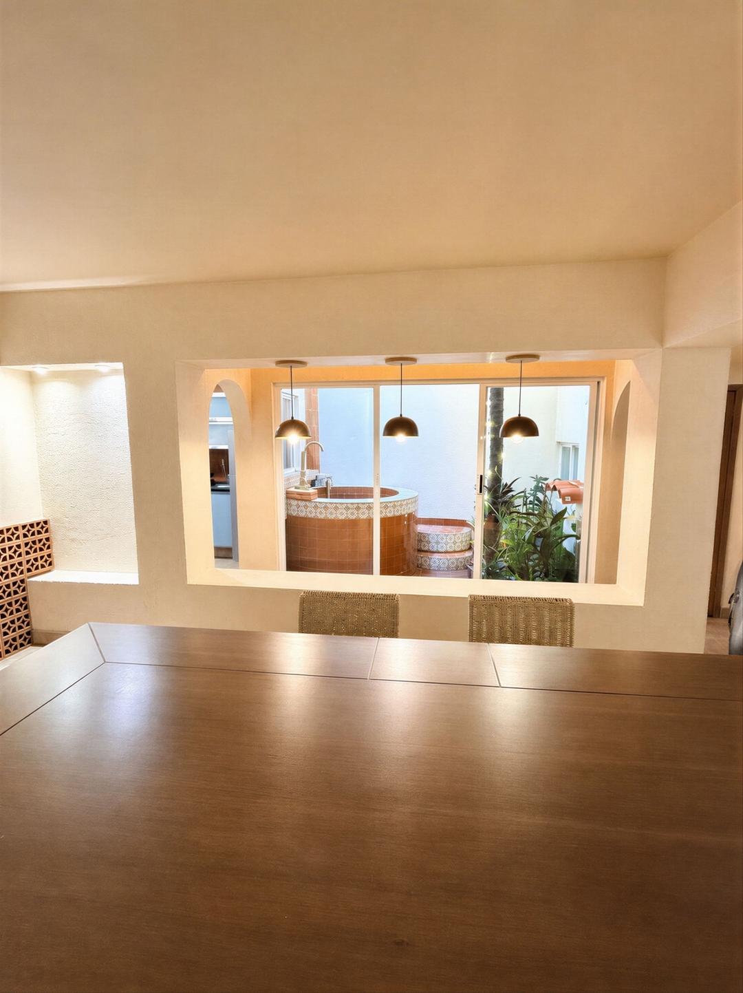 Design-Led Roma House · 8 BR, Sleeps 16 1 kasavahomes.com