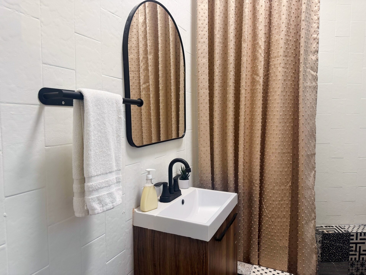 Cool Studio at Vibey Roma Norte 2 kasavahomes.com