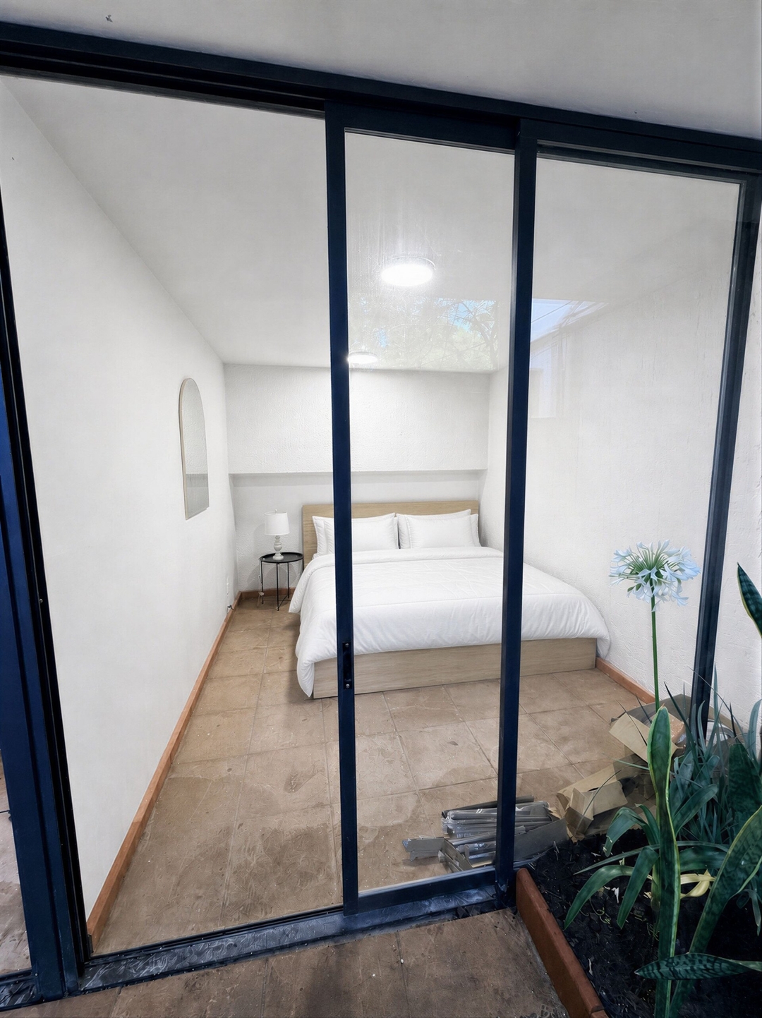 Design-Led Roma House · 8 BR, Sleeps 16 2 kasavahomes.com