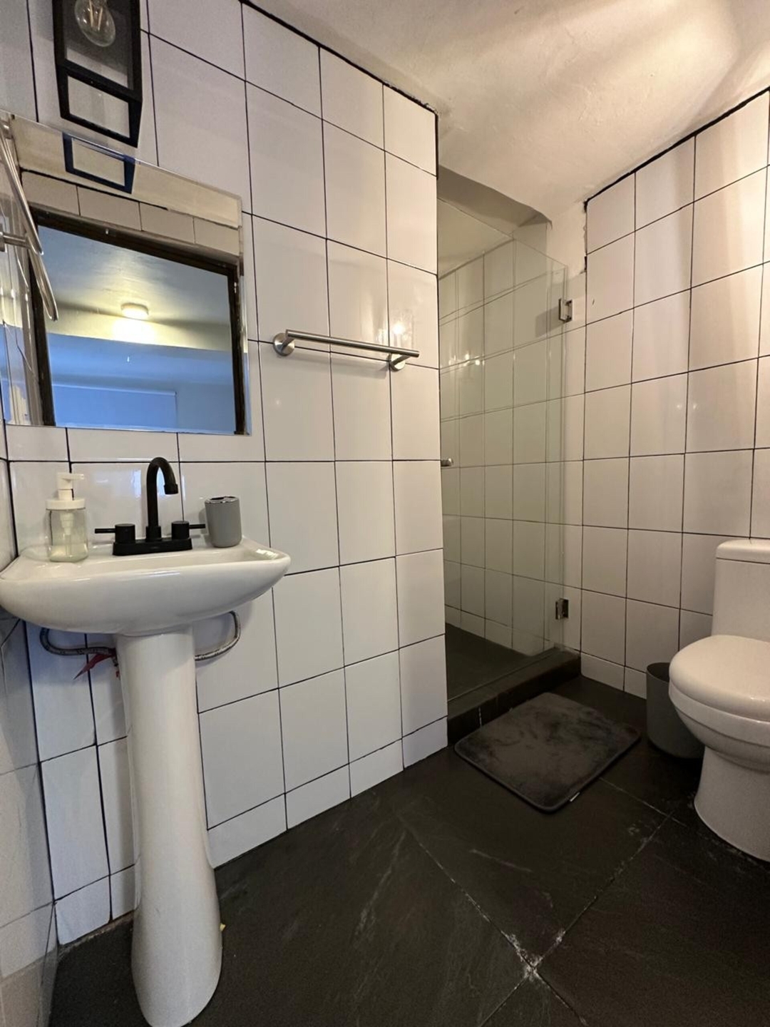 Top located 4Br Apt within meters of El Angel w/ac 9 kasavahomes.com