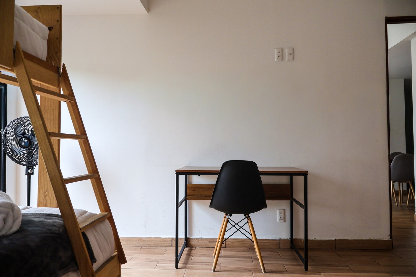 Kasava's Urbane Flat for 8 4 kasavahomes.com