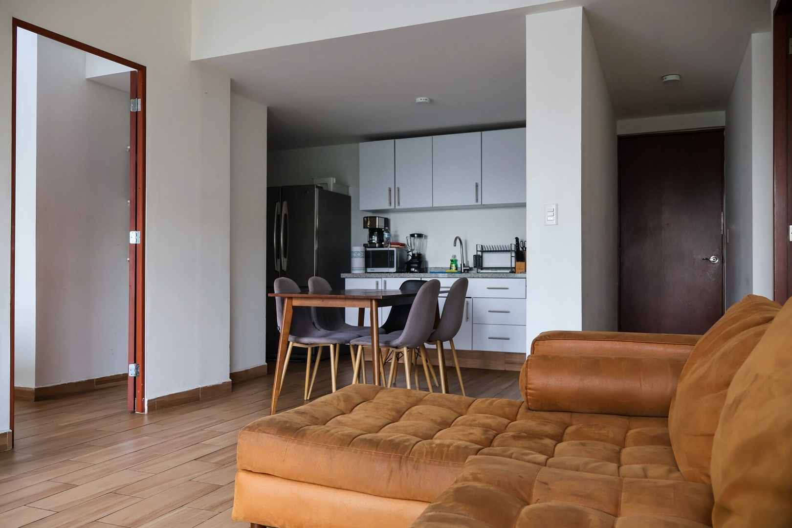 Kasava's Urbane Flat for 8 33 kasavahomes.com