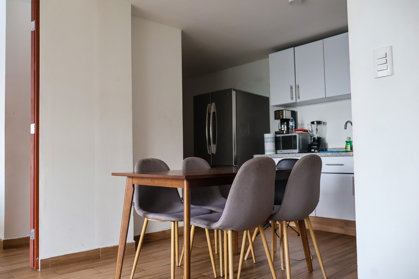 Kasava's Urbane Flat for 8 30 kasavahomes.com