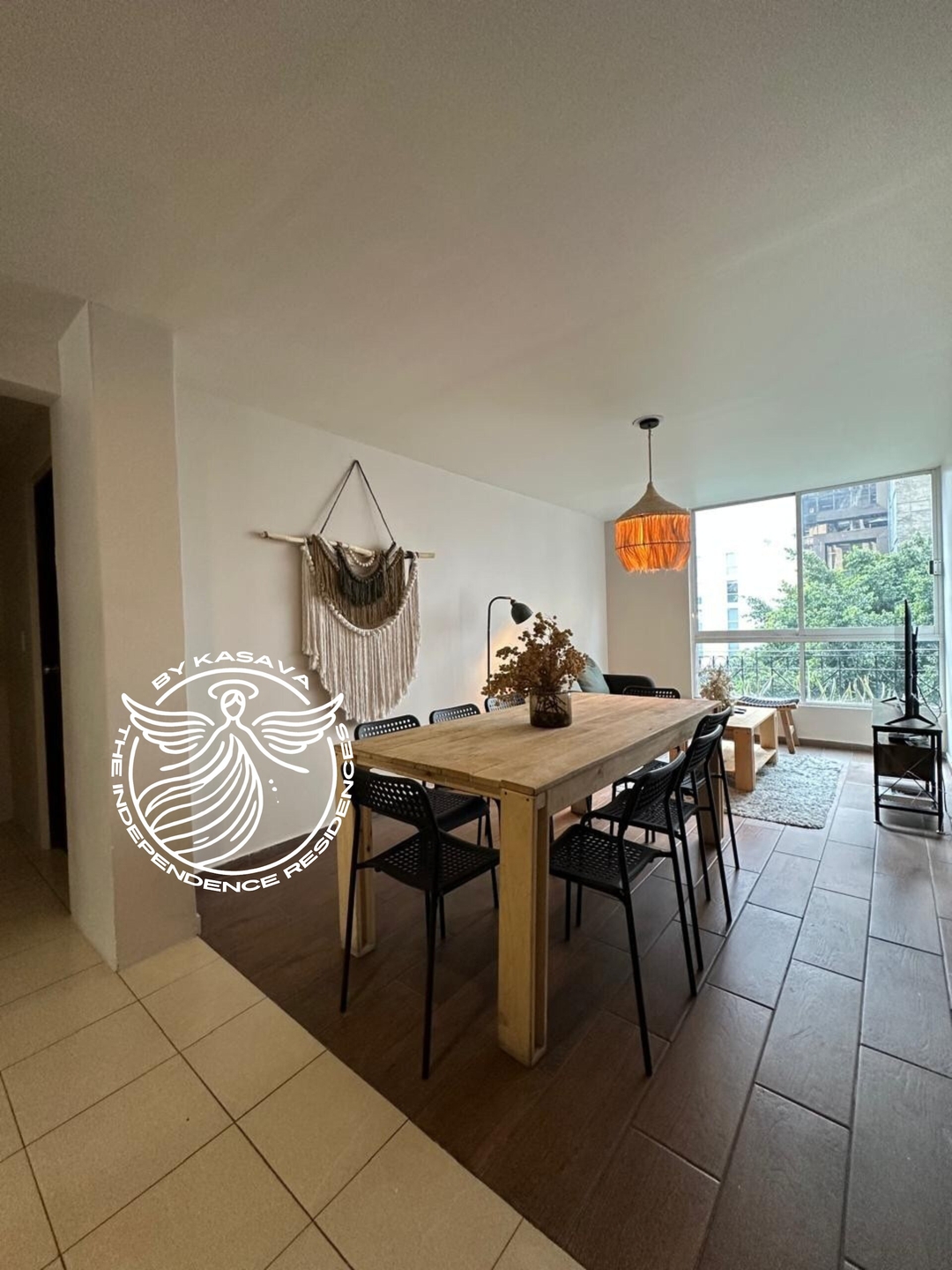 Top located 4Br Apt within meters of El Angel w/ac 0 kasavahomes.com