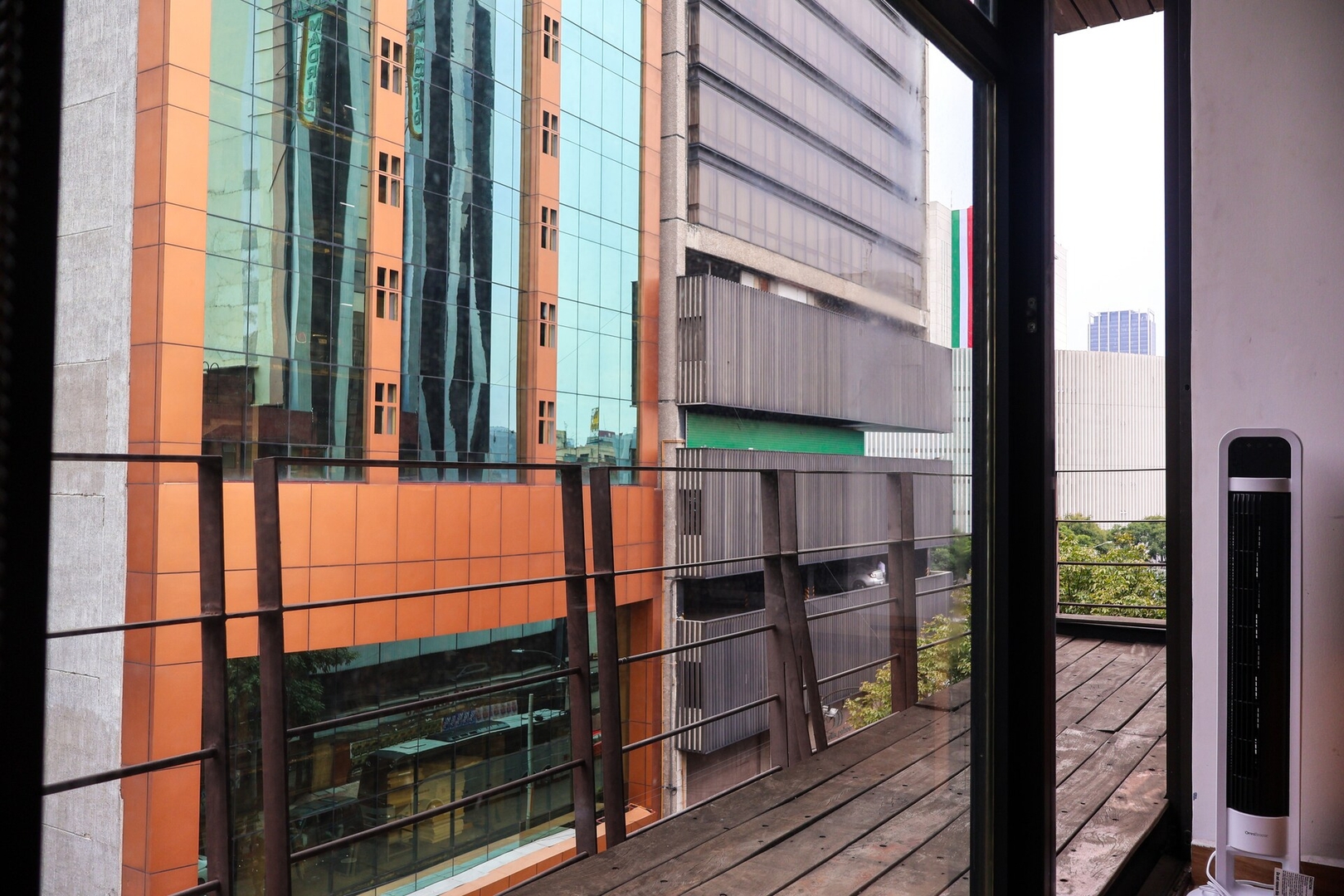 Kasava's Urbane Flat for 8 34 kasavahomes.com