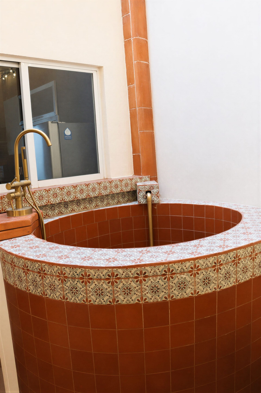 Design-Led Roma House · 8 BR, Sleeps 16 24 kasavahomes.com