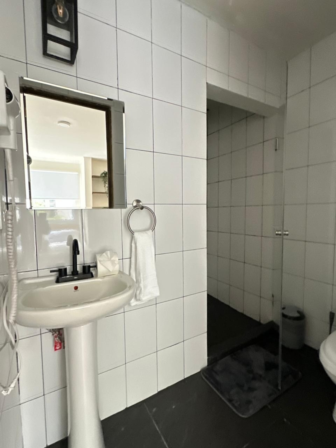 Stay at Reforma Chic Escape Near El Ángel with A/C 20 kasavahomes.com